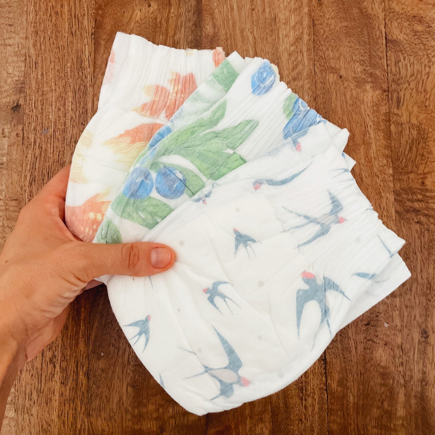 [S TAPE: 4-6 kg] FREE Nino Nana Diaper Travel Pack